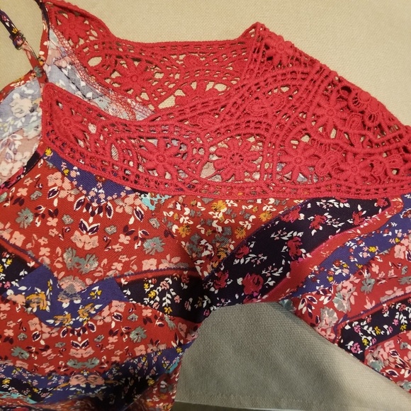 ⬇️3/$25 bundle NWT Dress, crochet cold shoulder - Picture 4 of 8